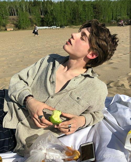 欧美男同洗澡图片搜索,揭秘同性恋者的私密生活