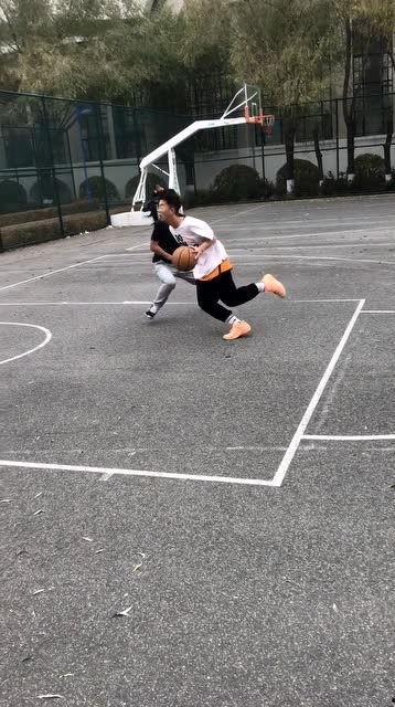 欧美慵懒篮球图片大全,捕捉休闲时刻的魅力瞬间