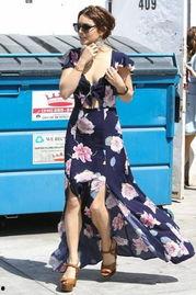 欧美街头长裙图片女,长裙女生演绎独特魅力